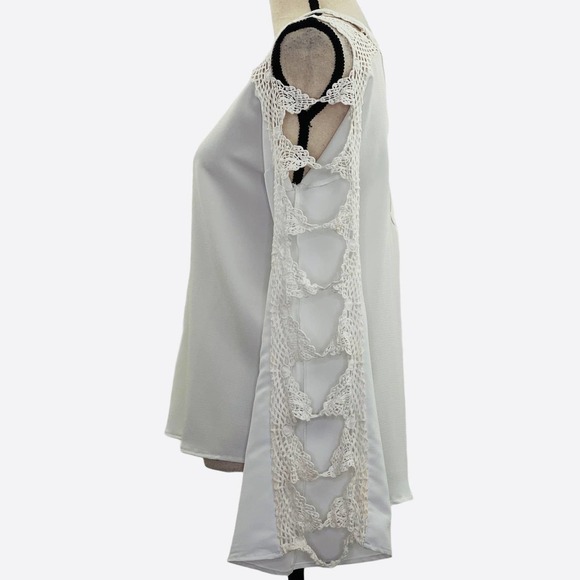 LE Lis White Crochet Lace Cut-Out Blouse Small - Picture 2 of 12